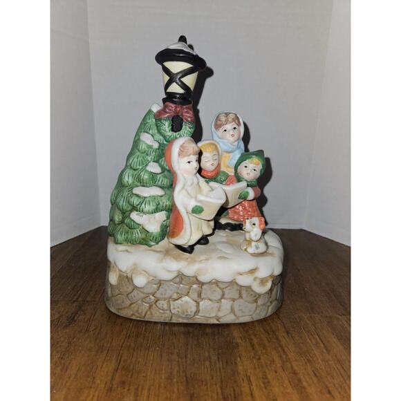 Vintage Porcelain Christmas Carolers Music Box Lighted Lamppost - Picture 1 of 6